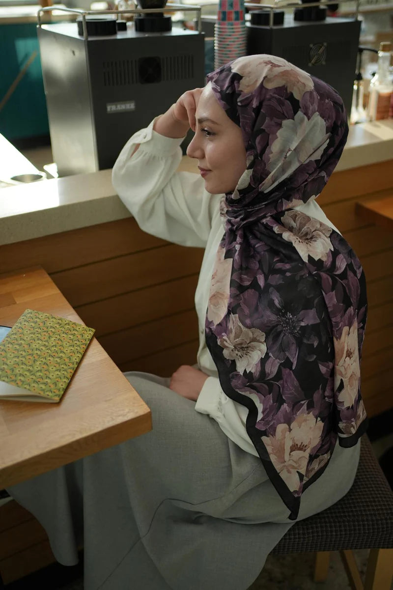 Velvet Bloom Hijab - Night Violet