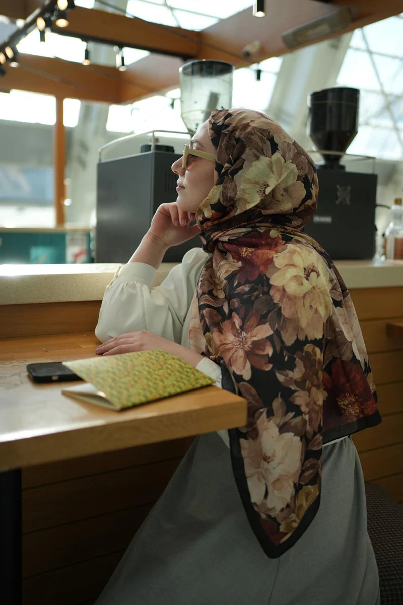 Velvet Bloom Hijab - Black Autumn