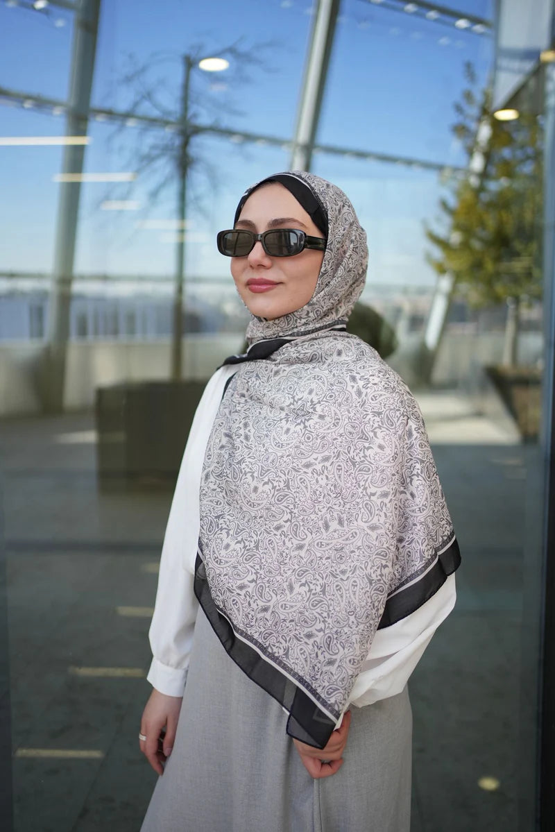 Scheherazade Hijab - Black White