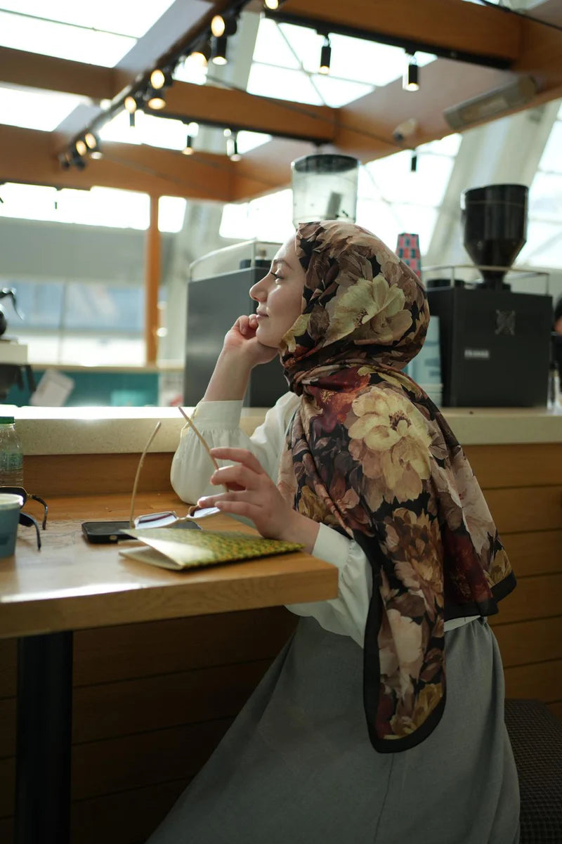 Velvet Bloom Hijab - Black Autumn