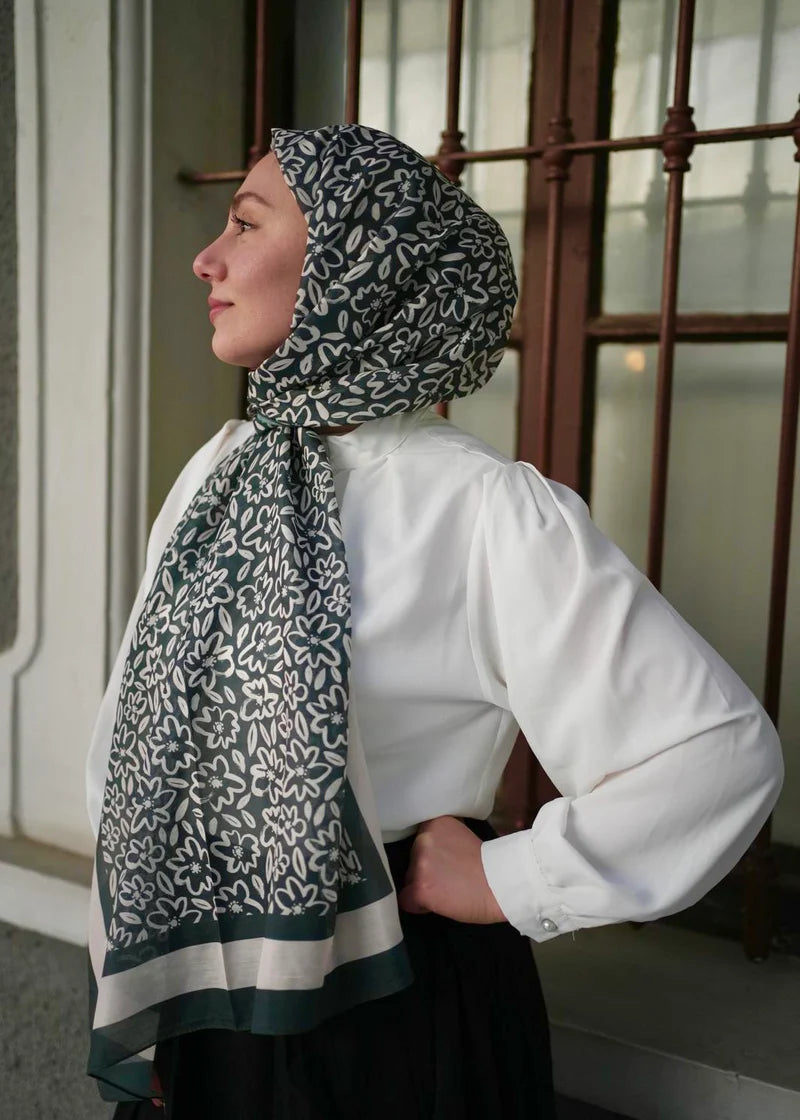 Flora Line Hijab - Pine Green
