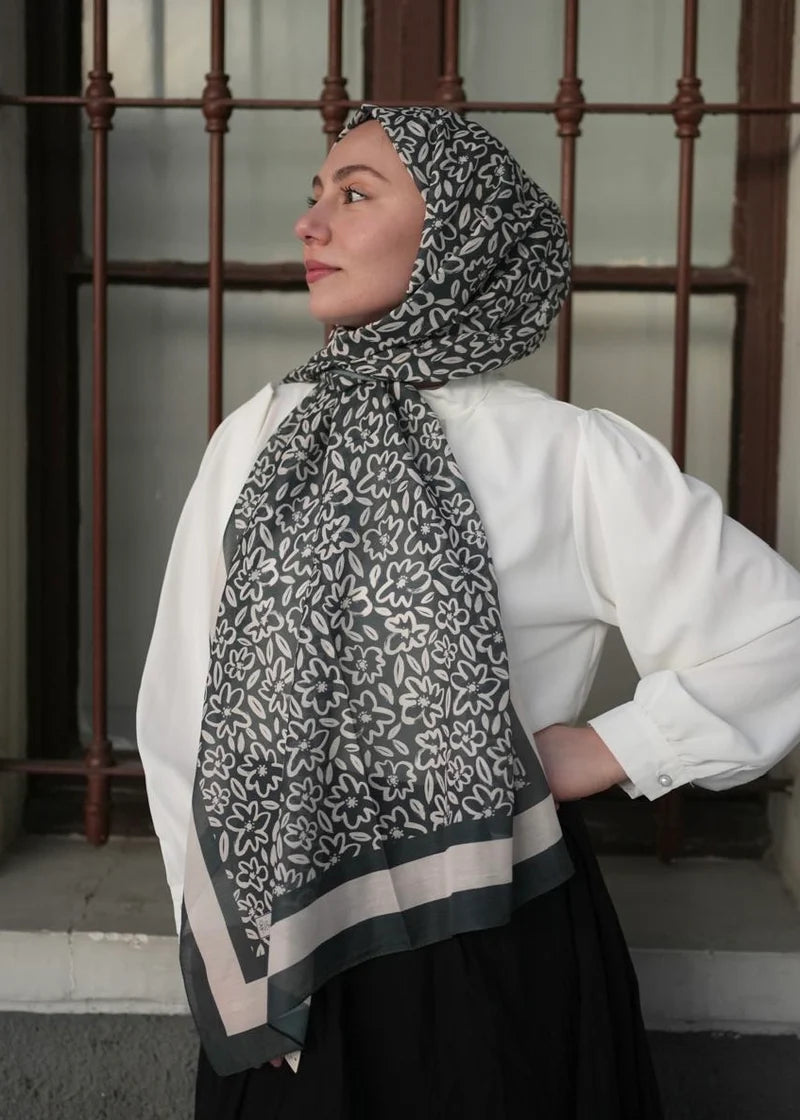 Flora Line Hijab - Pine Green
