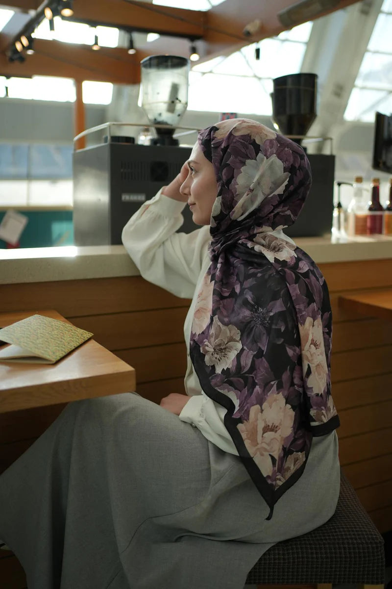 Velvet Bloom Hijab - Night Violet