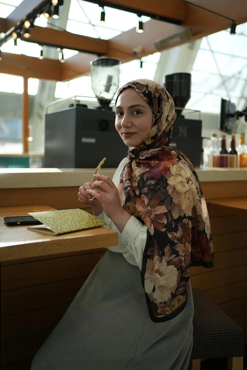 Velvet Bloom Hijab - Black Autumn