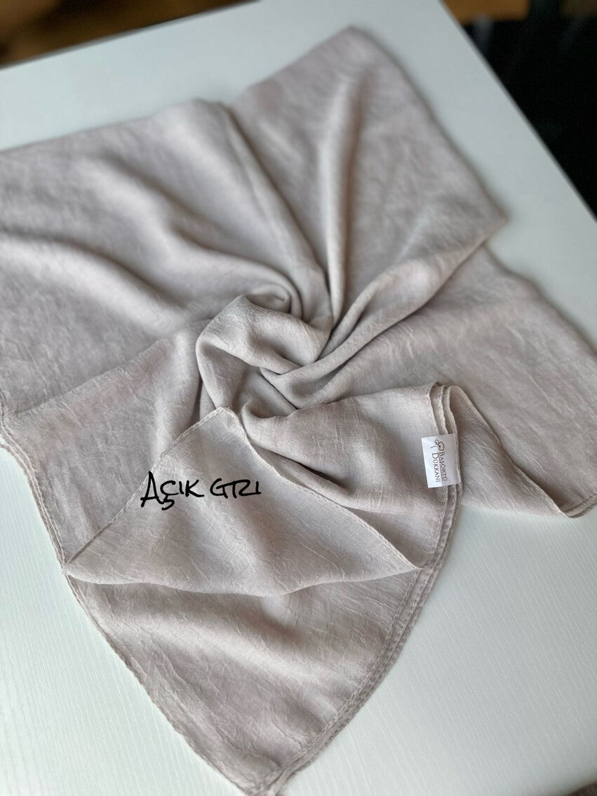 Relax Square Scarf -Light Gray