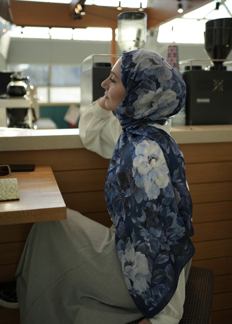 Velvet Bloom Hijab - Midnight Blue