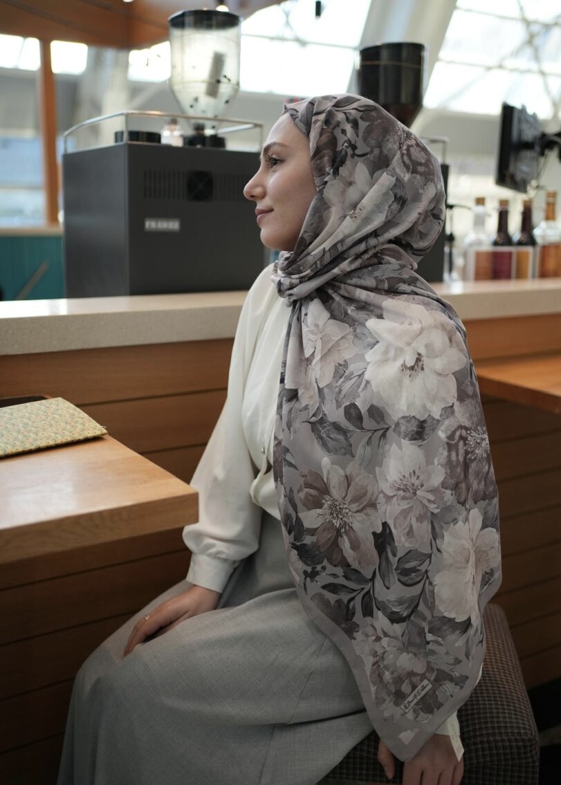 Velvet Bloom Hijab - Gray