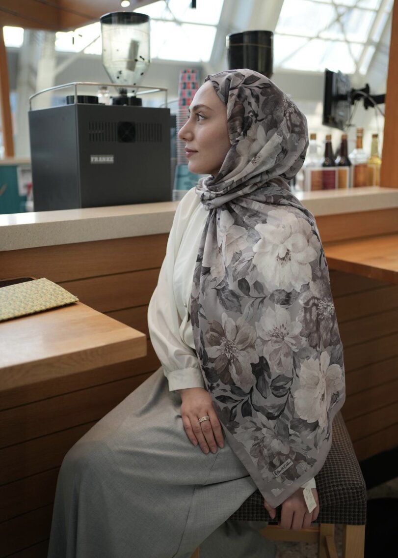 Velvet Bloom Hijab - Gray
