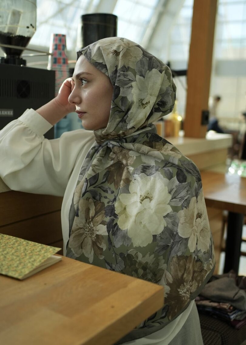 Velvet Bloom Hijab - Green