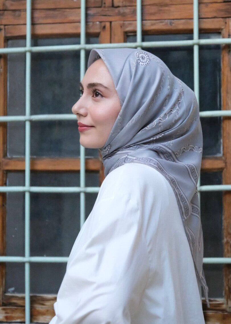 Chain Square Scarf - Gray